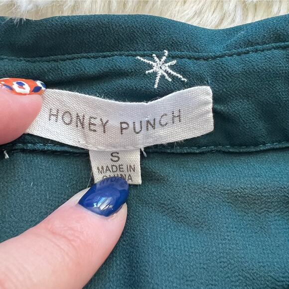Honey Punch Button Front Sheer Star Embroidered Top Green Small - Picture 4 of 10